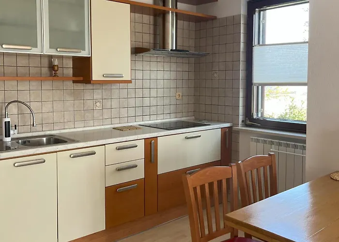 아파트 Apartma Laganini