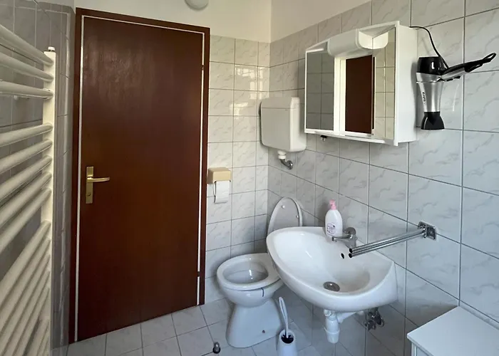 아파트 Apartma Laganini